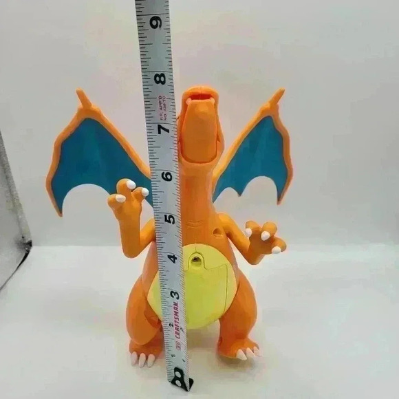 Pokemon Flame & Flight 2022 Deluxe Electronic Charizard Lights,Sounds & Motion - Picture 3 of 10